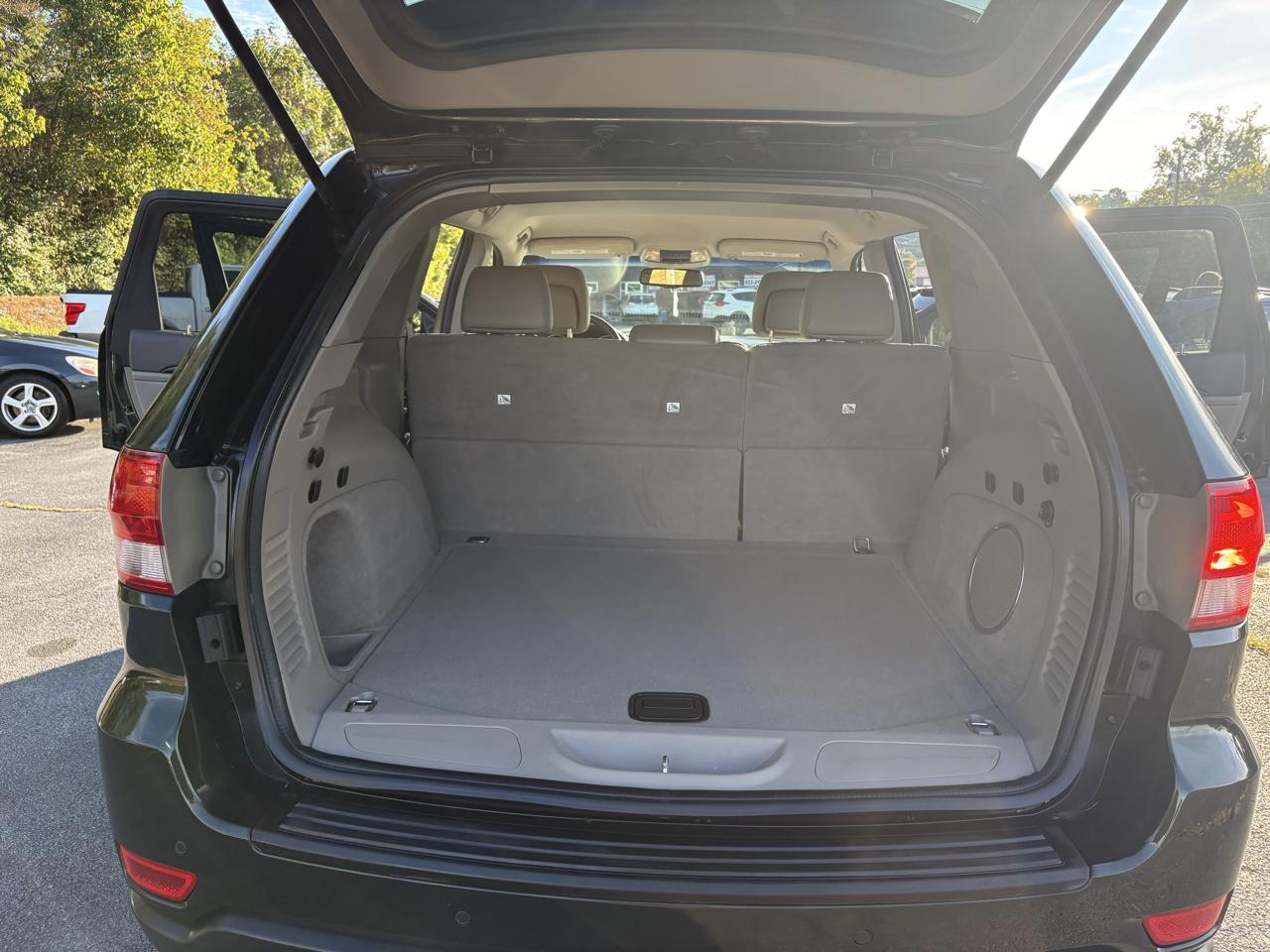 Jeep Grand Cherokee Laredo 4WD 2011