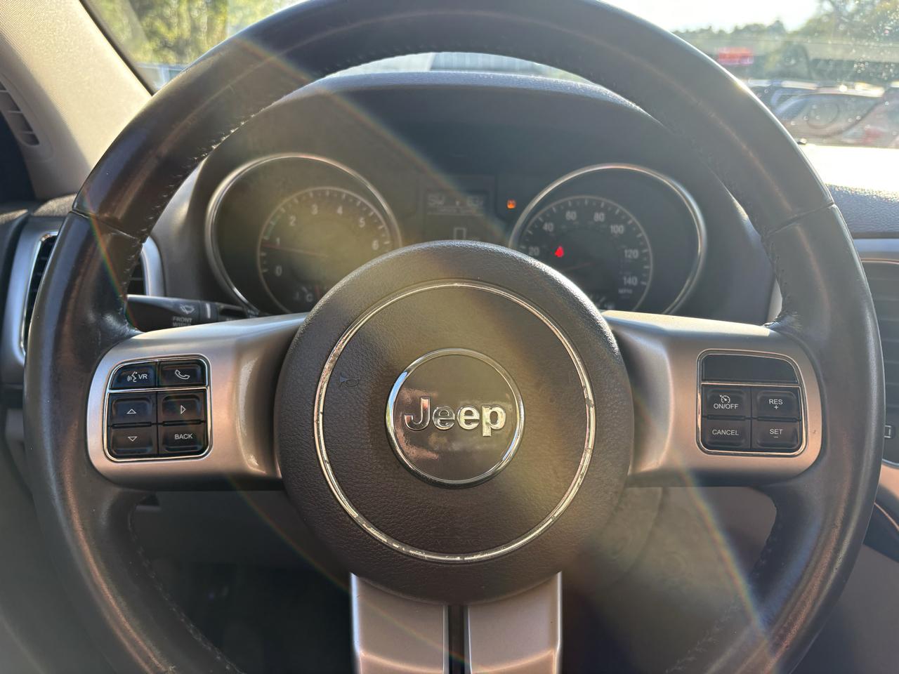 Jeep Grand Cherokee Laredo 4WD 2011
