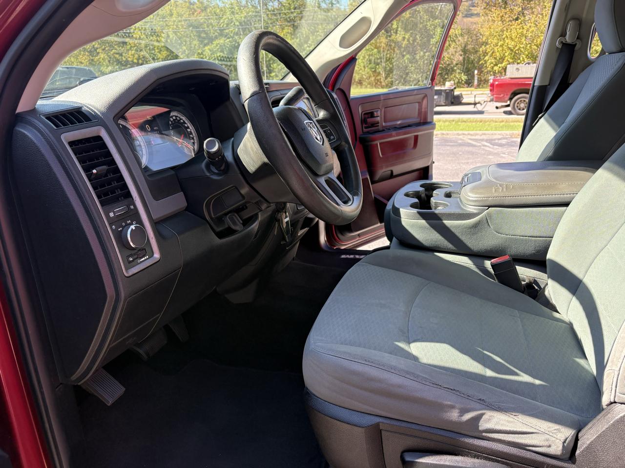 RAM 1500 Tradesman Crew Cab SWB 4WD 2014