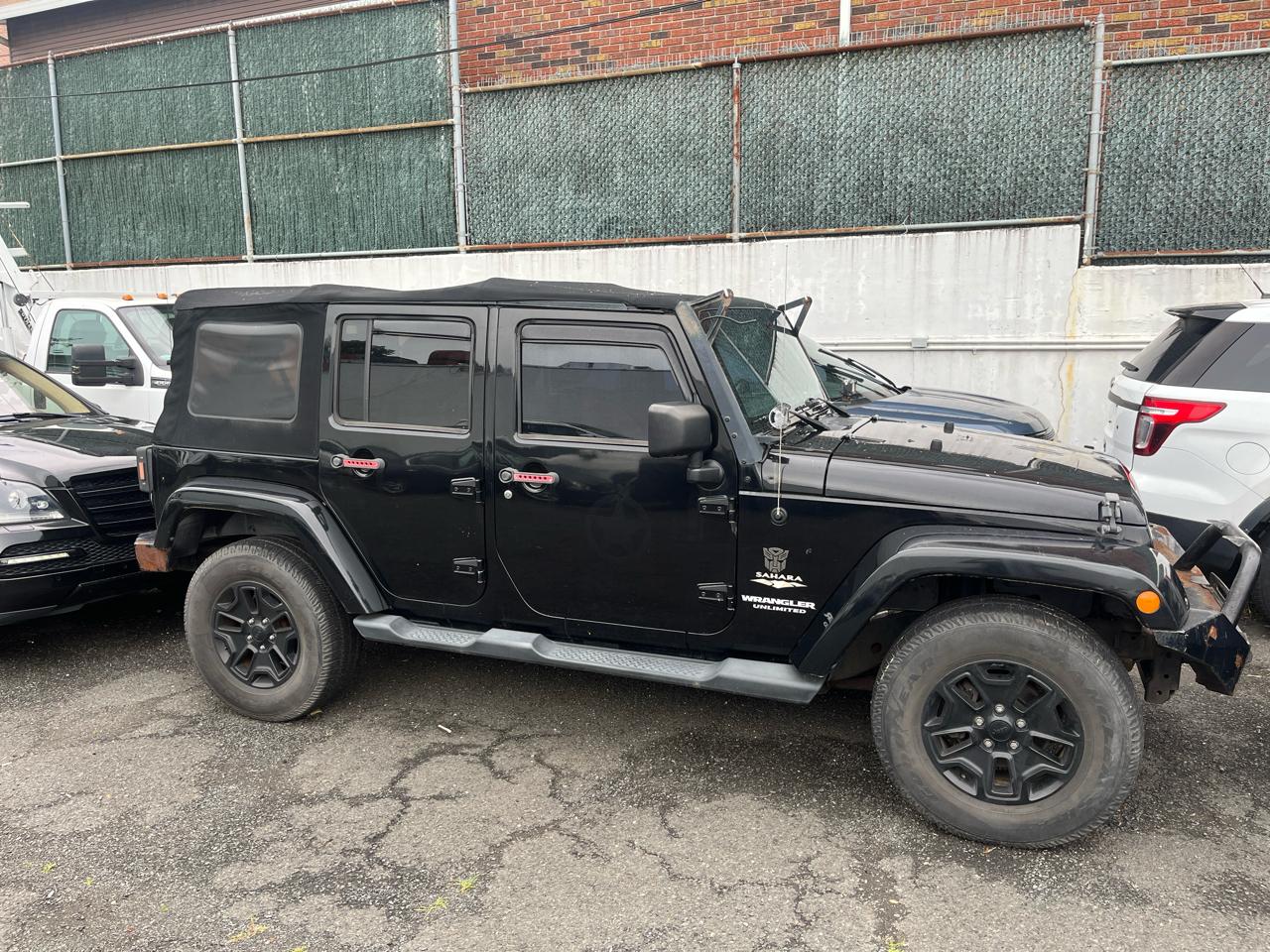 2013 Jeep Wrangler Unlimited Sahara 4WD