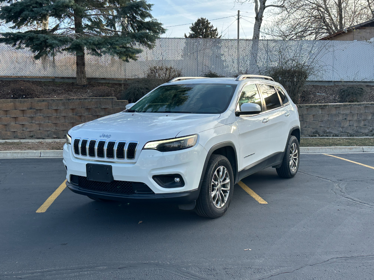 2019 Jeep Cherokee Latitude Plus Sport Utility 4D