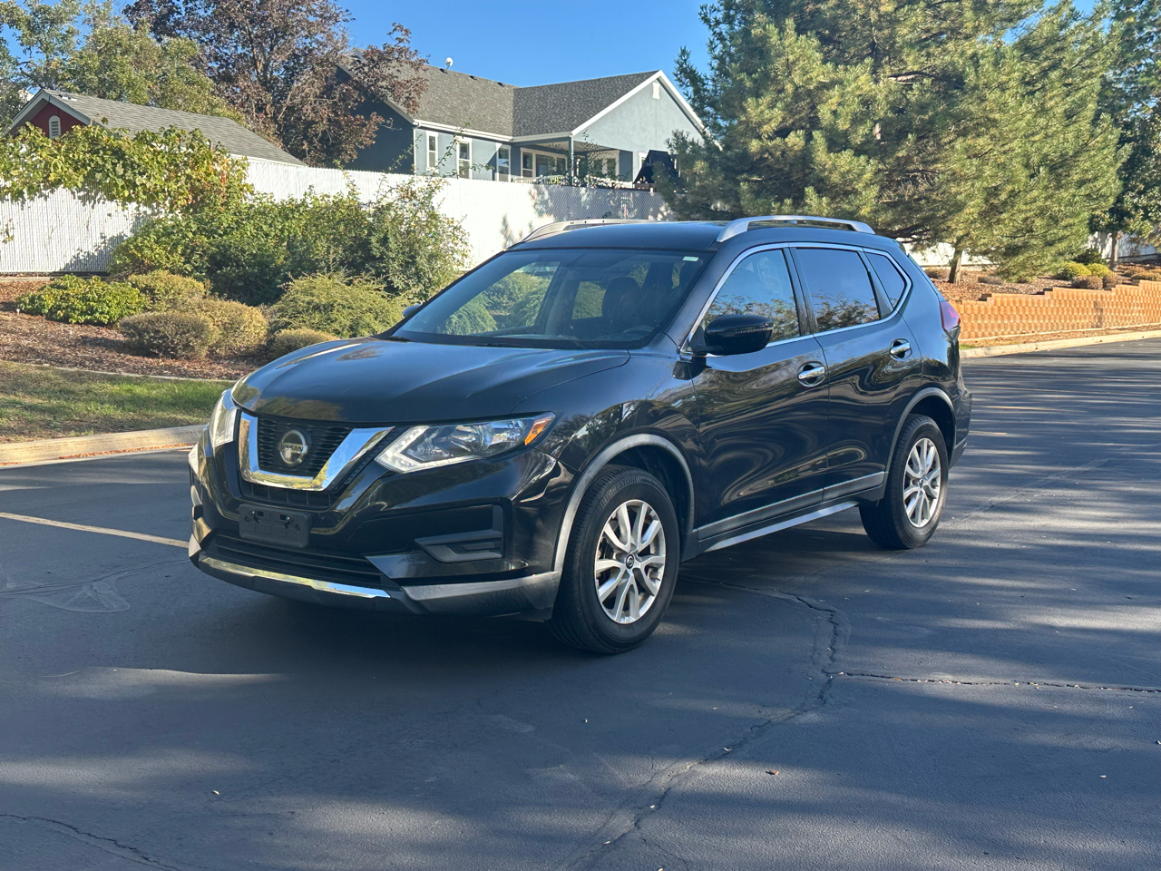 2018 Nissan Rogue SV Sport Utility 4D
