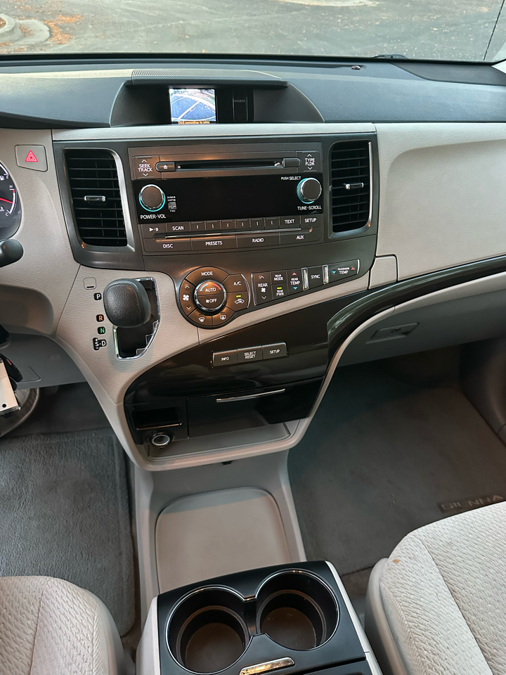 Toyota Sienna  2014 Toyota Sienna  2014