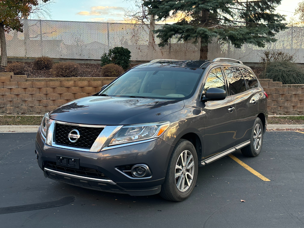 2014 Nissan Pathfinder SV Sport Utility 4D
