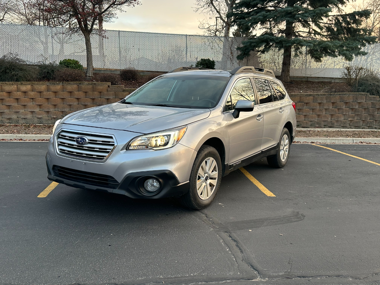 2017 Subaru Outback 2.5i Premium Wagon 4D