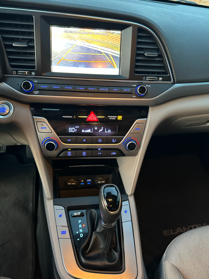 Hyundai Elantra  2017