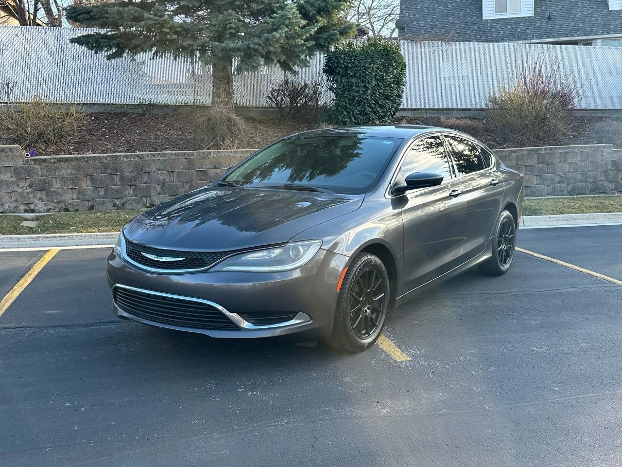 2016 Chrysler 200 Limited Sedan 4D