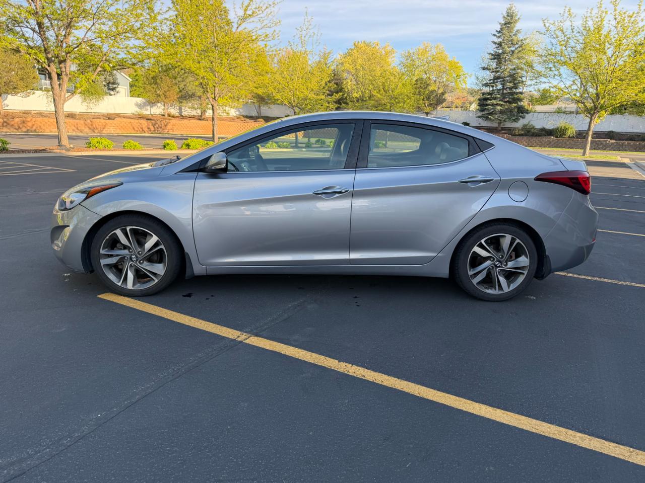 Hyundai Elantra  2015