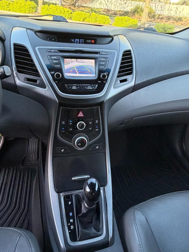 Hyundai Elantra  2015