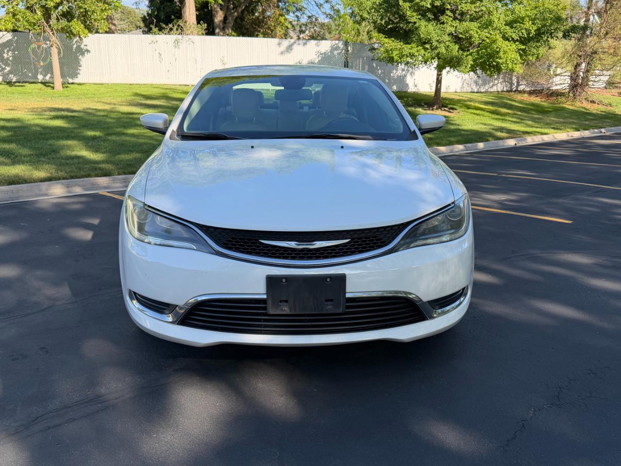 Chrysler 200  2016