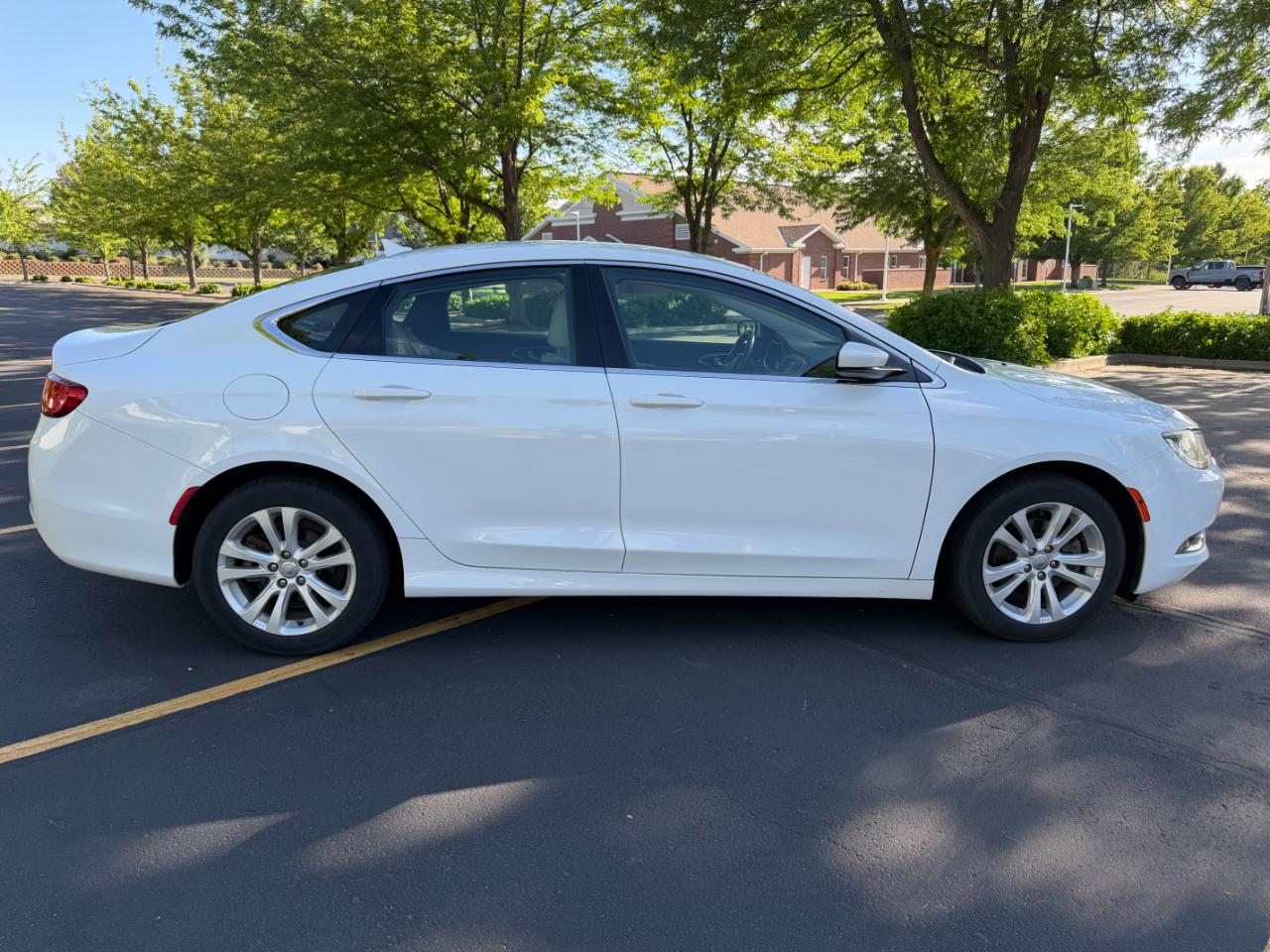 Chrysler 200  2016