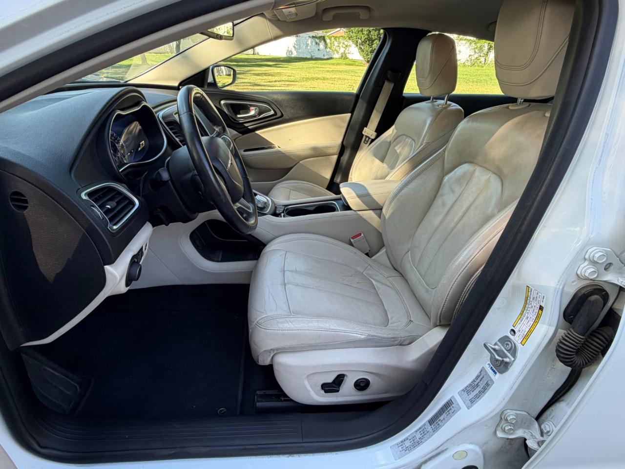 Chrysler 200  2016