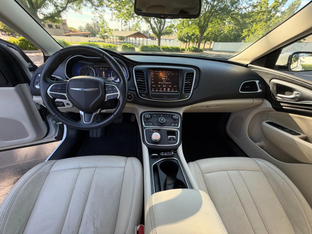 Chrysler 200  2016