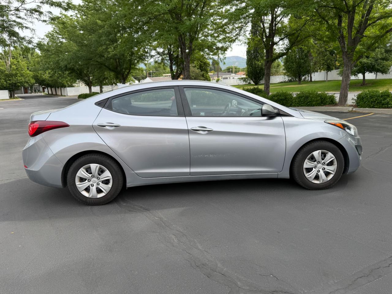 Hyundai Elantra  2016
