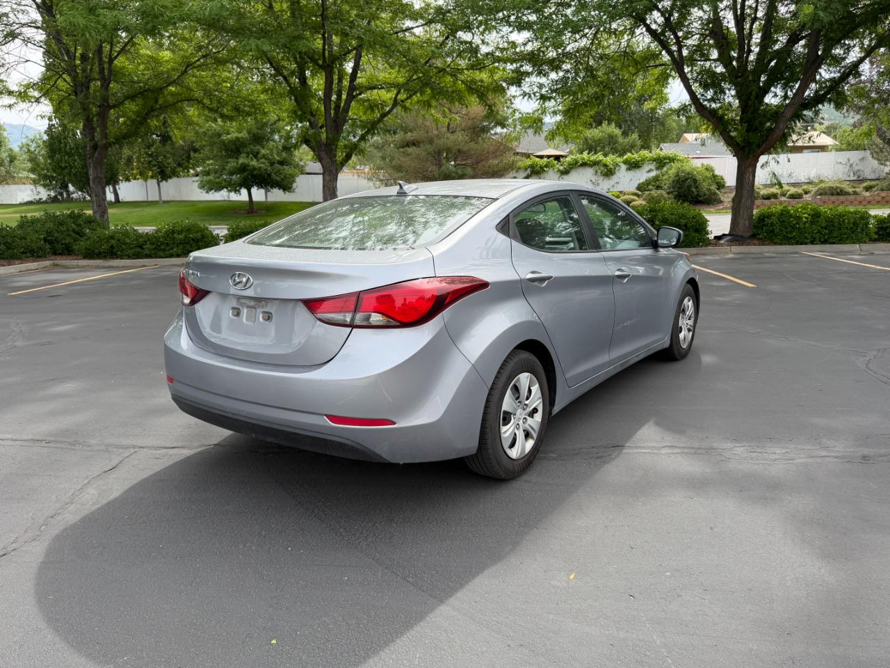 Hyundai Elantra  2016