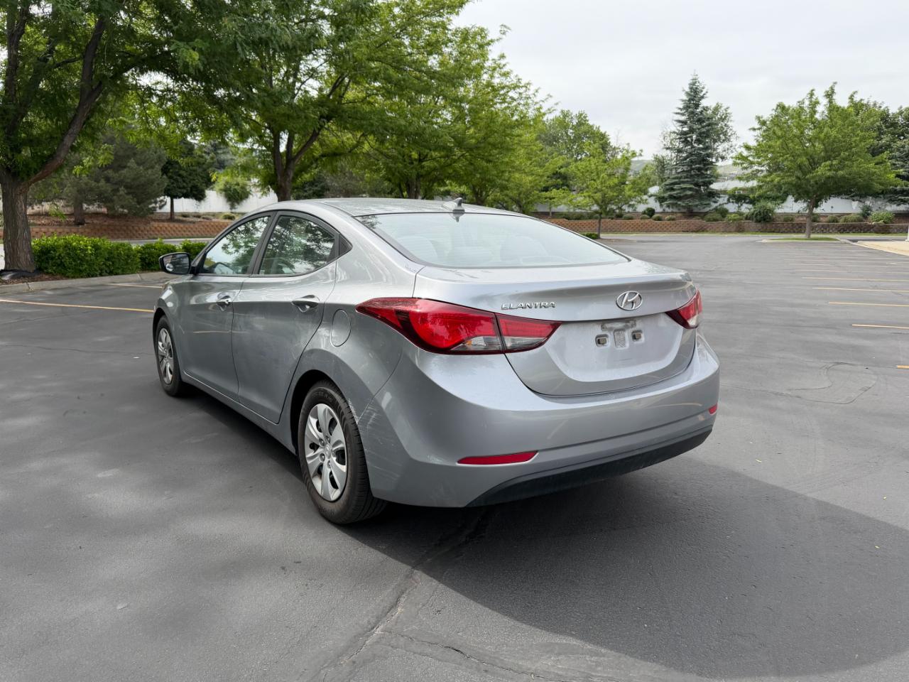 Hyundai Elantra  2016