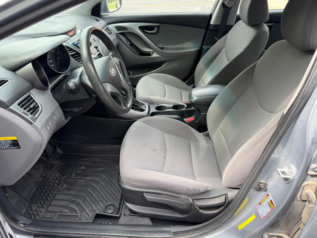 Hyundai Elantra  2016