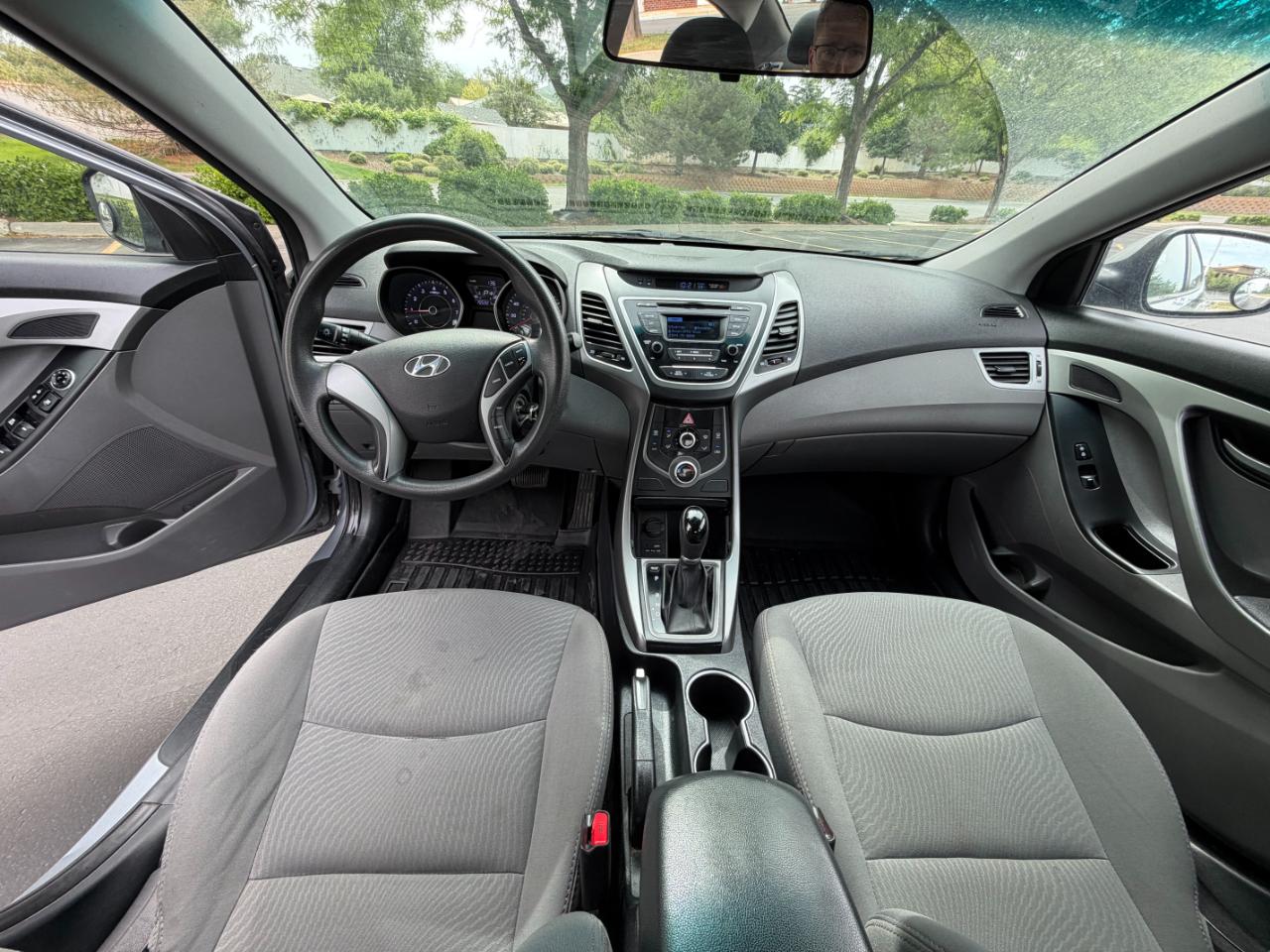Hyundai Elantra  2016