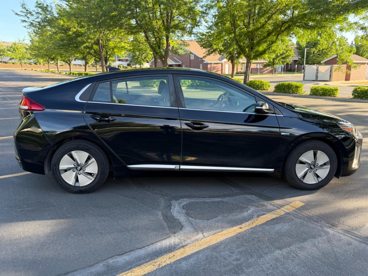 Hyundai Ioniq Hybrid  2020