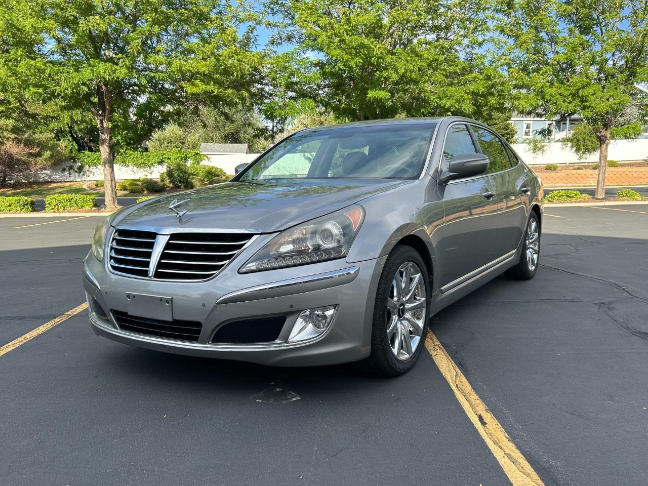 2012 Hyundai Equus Signature Sedan 4D
