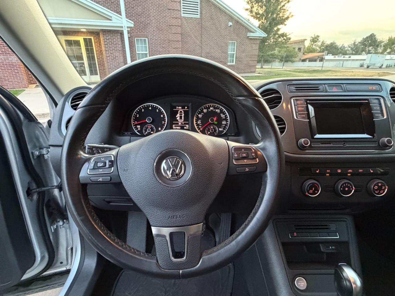 Volkswagen Tiguan  2016