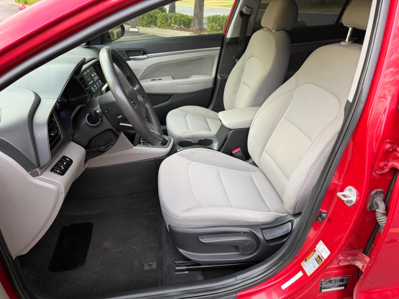Hyundai Elantra  2020