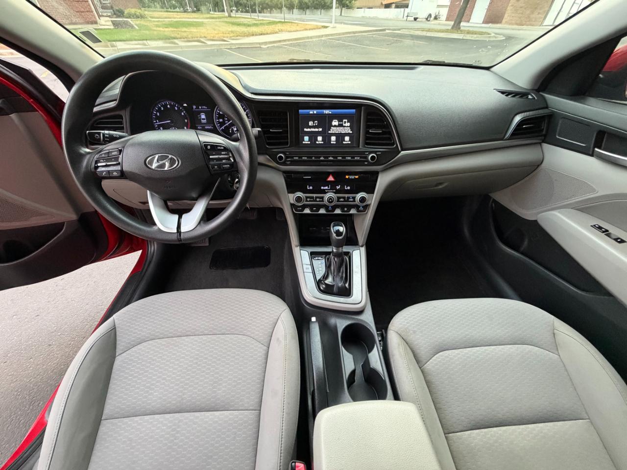 Hyundai Elantra  2020