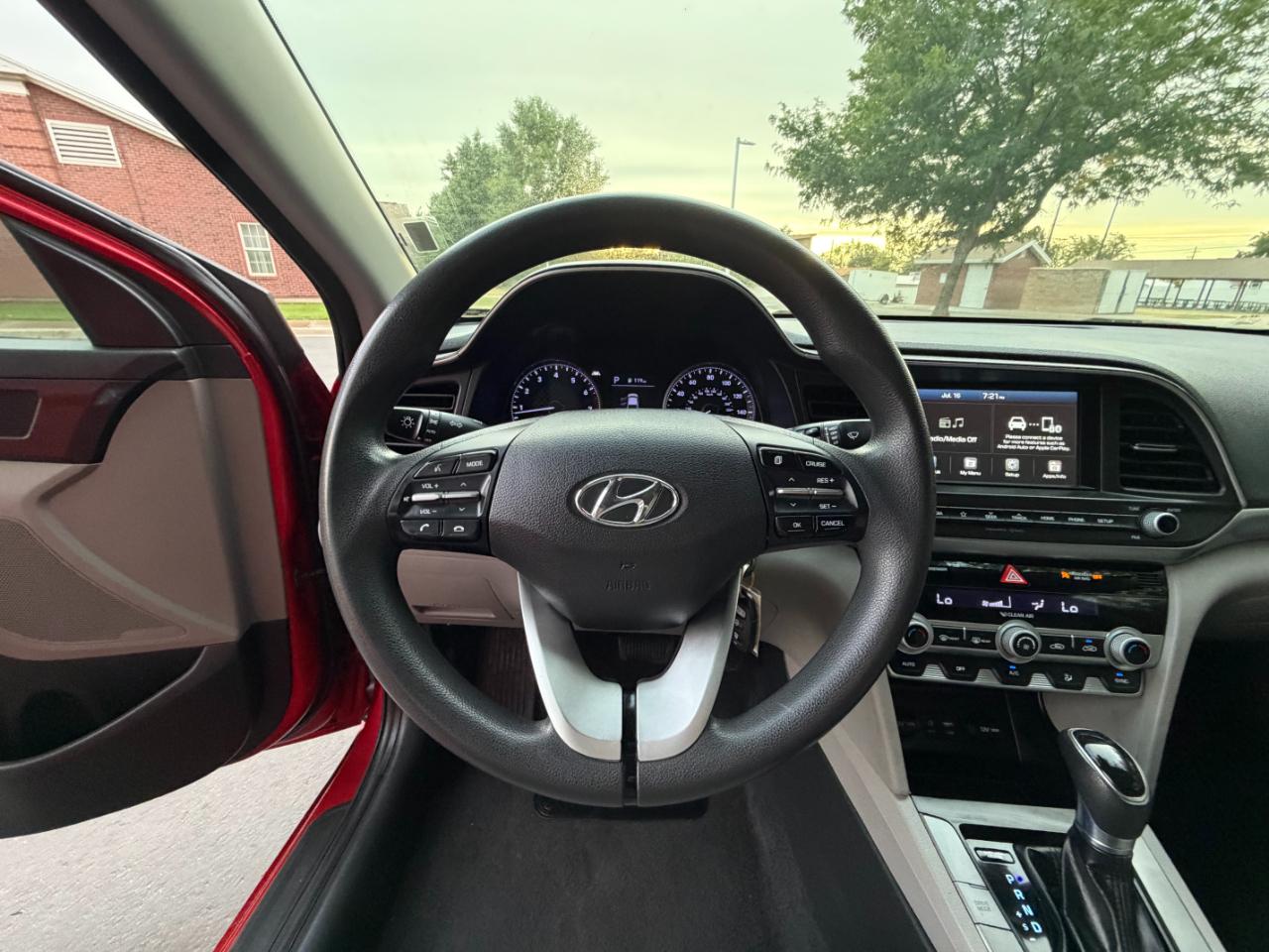 Hyundai Elantra  2020