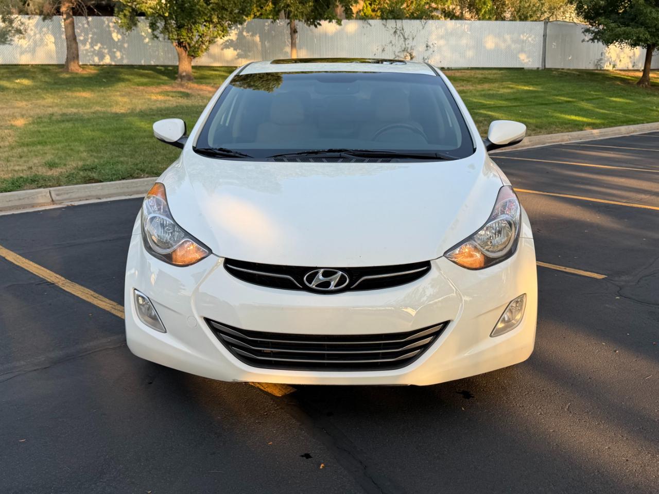 Hyundai Elantra  2012