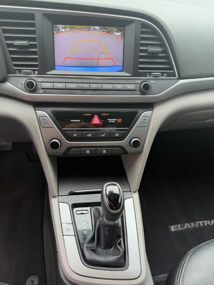 Hyundai Elantra  2018