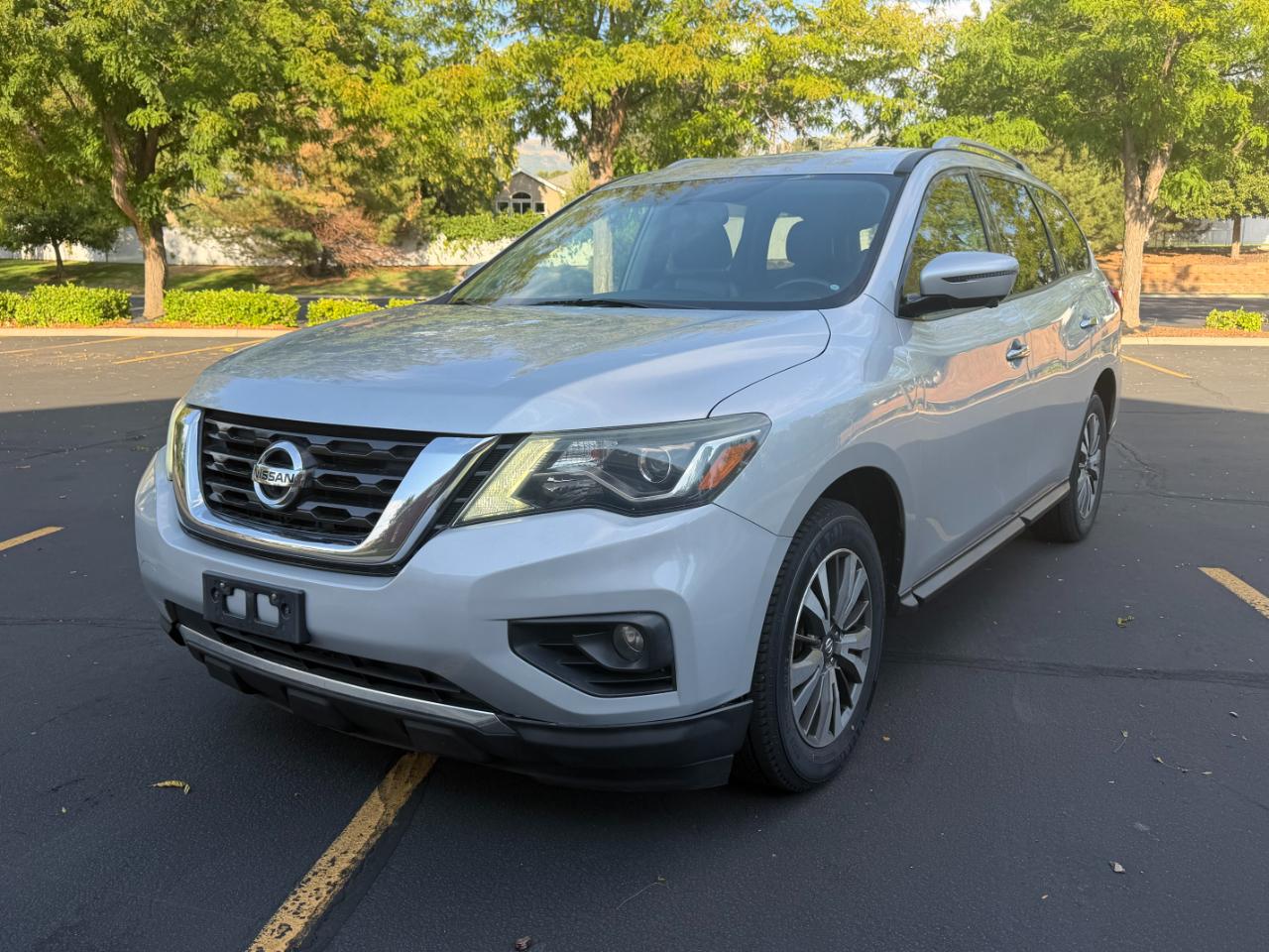 2018 Nissan Pathfinder SL Sport Utility 4D