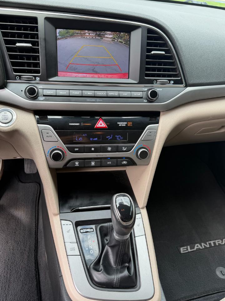 Hyundai Elantra  2018