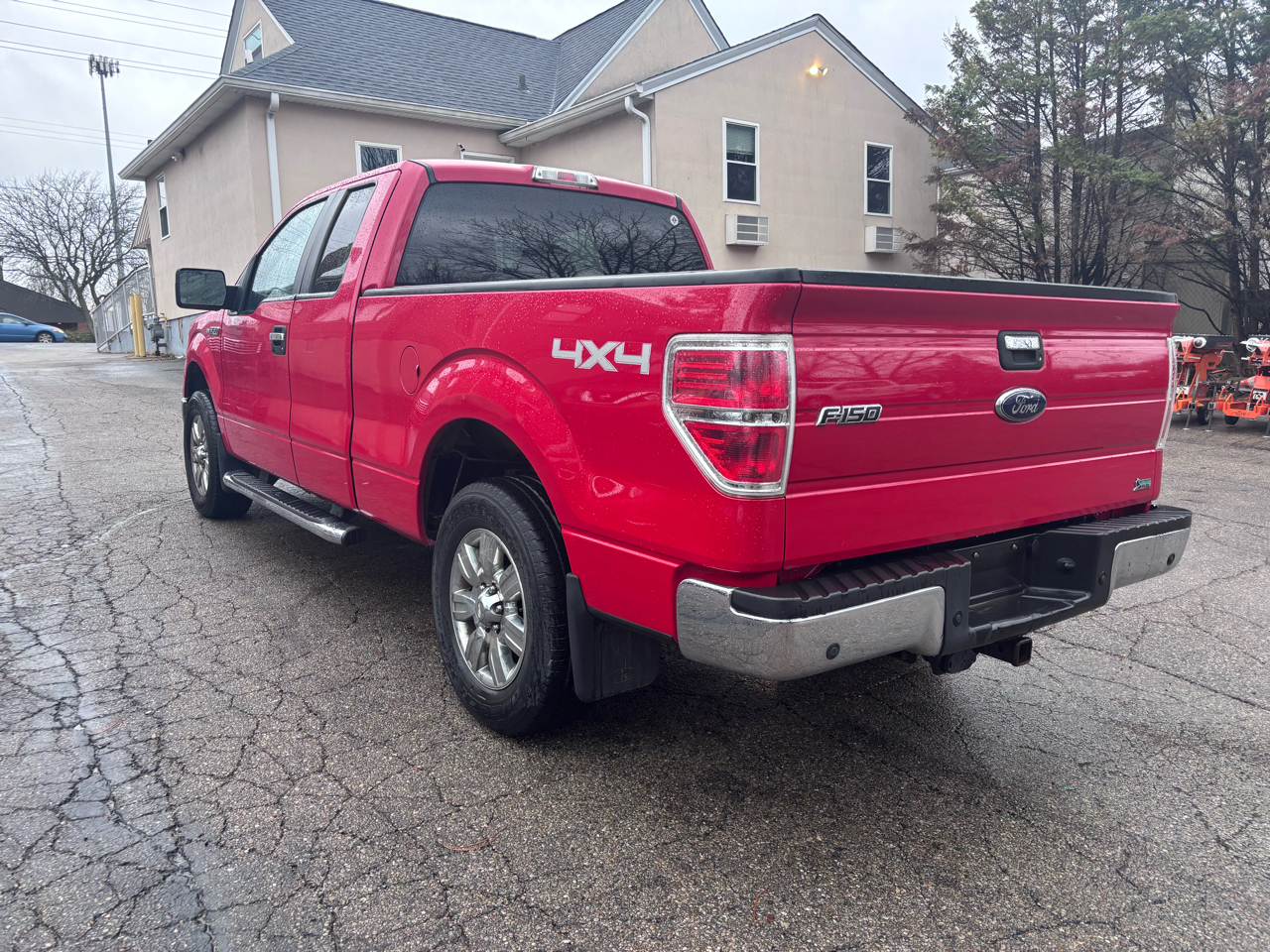 Ford F-150 XLT SuperCab 8-ft. Bed 4WD 2010