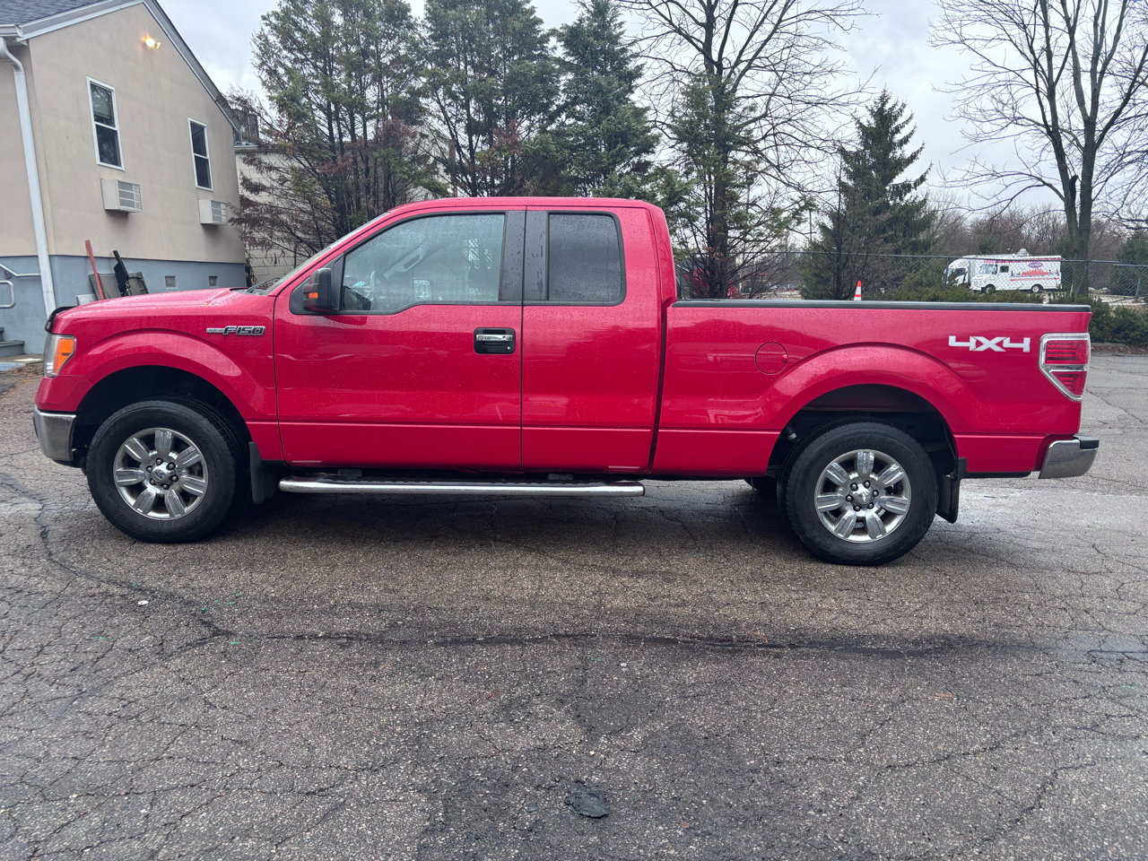 Ford F-150 XLT SuperCab 8-ft. Bed 4WD 2010