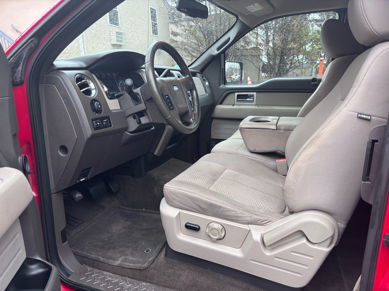 Ford F-150 XLT SuperCab 8-ft. Bed 4WD 2010