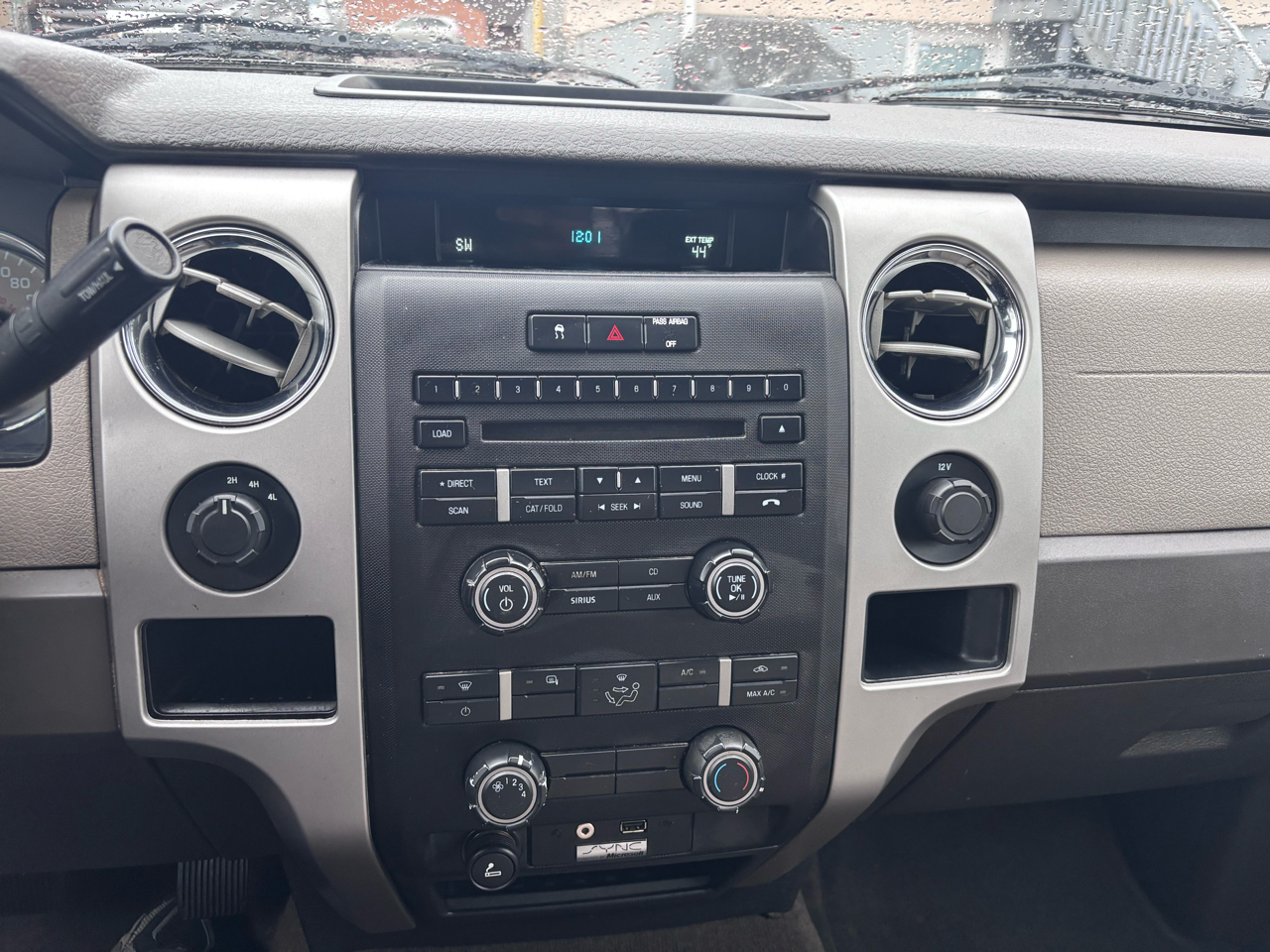 Ford F-150 XLT SuperCab 8-ft. Bed 4WD 2010