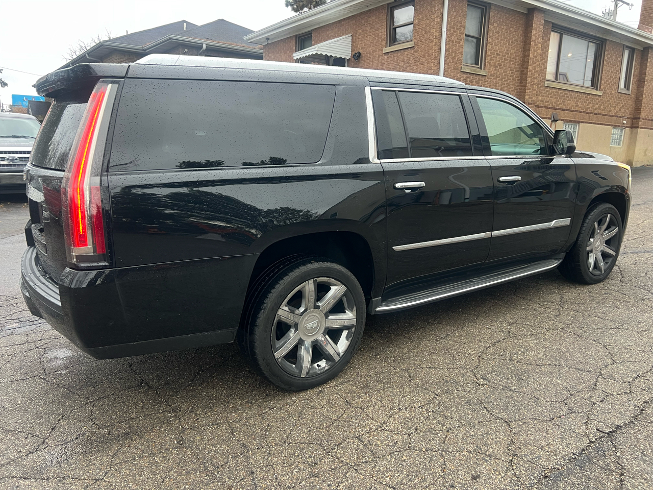 Cadillac Escalade ESV Luxury 4WD 2017