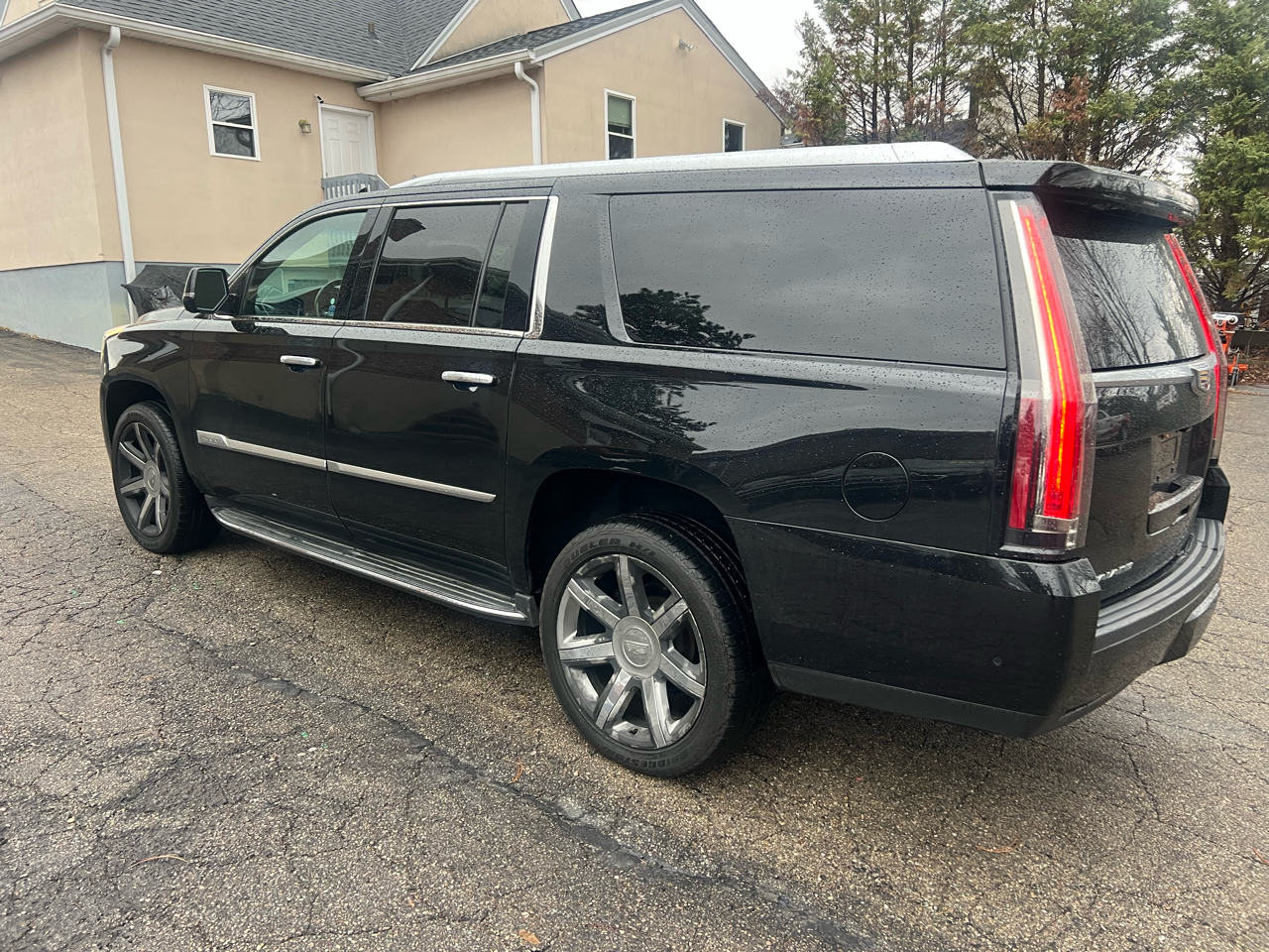 Cadillac Escalade ESV Luxury 4WD 2017