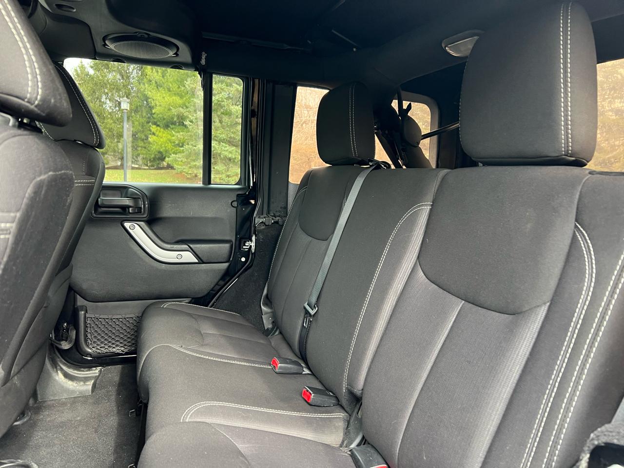 Jeep Wrangler Unlimited Sahara 4WD 2014