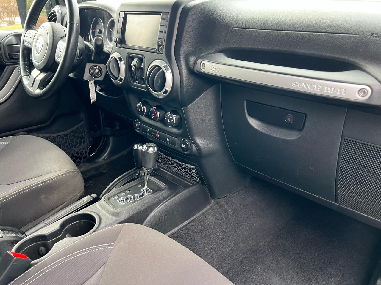 Jeep Wrangler Unlimited Sahara 4WD 2014