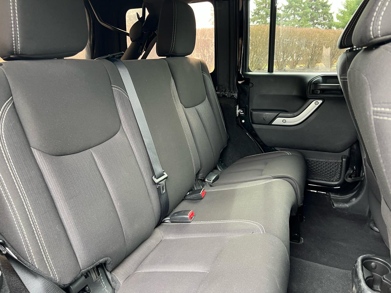 Jeep Wrangler Unlimited Sahara 4WD 2014