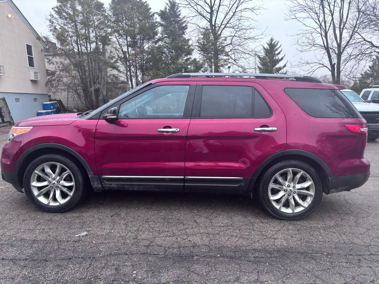 Ford Explorer 4dr 114" WB 4.6L XLT 2015