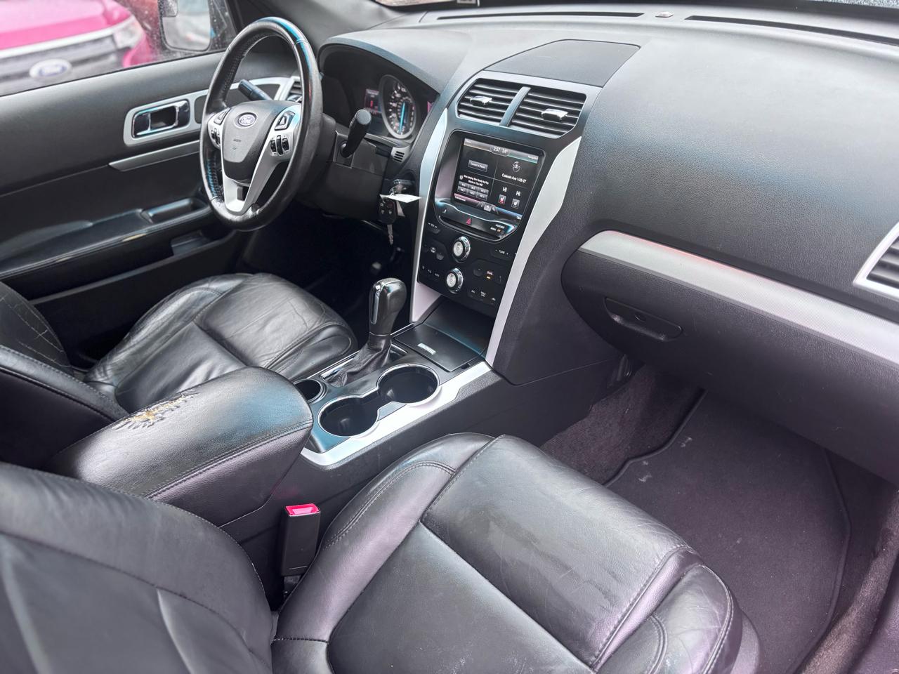 Ford Explorer 4dr 114" WB 4.6L XLT 2015