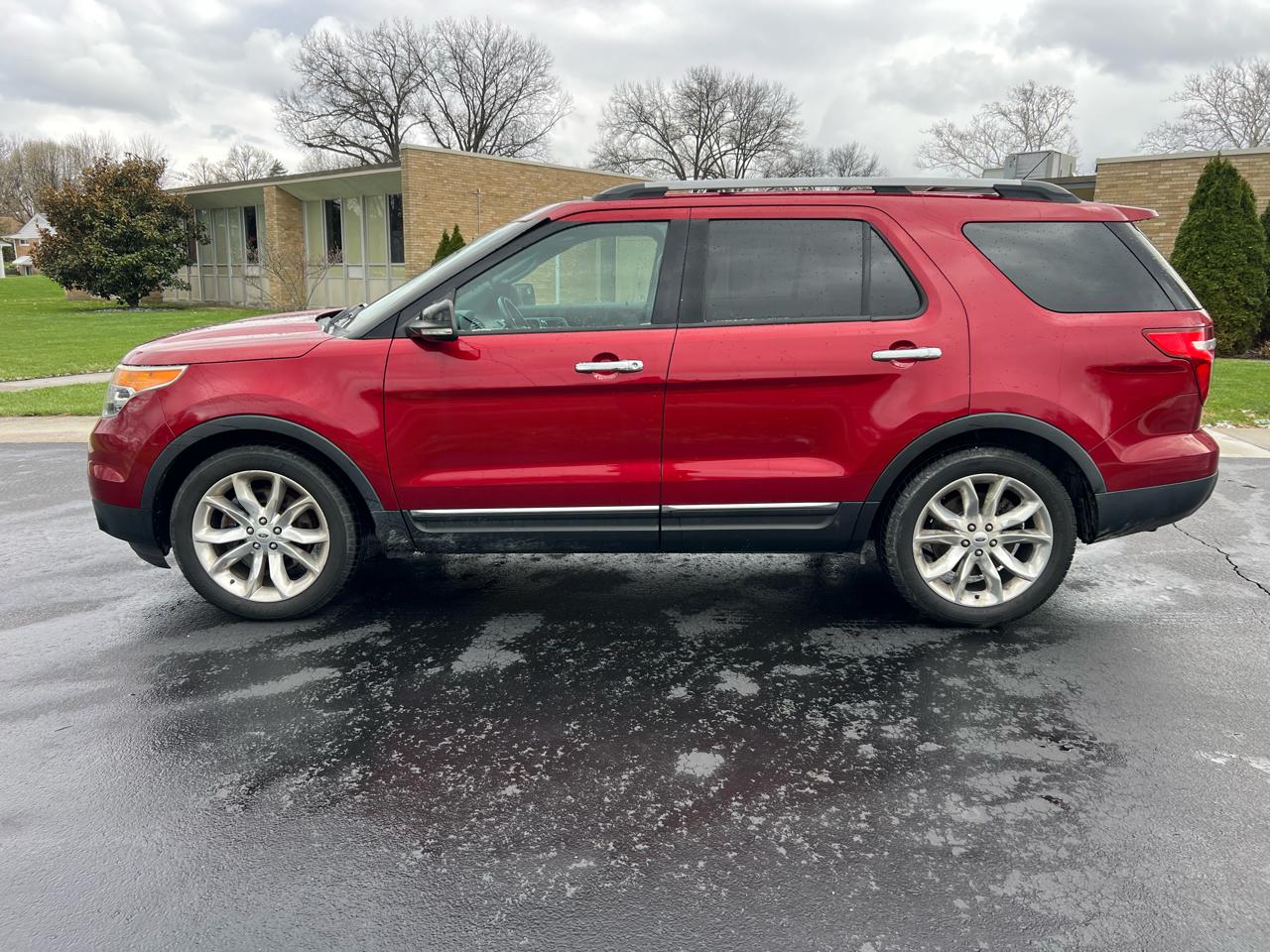 Ford Explorer 4dr 114" WB 4.6L XLT 2015