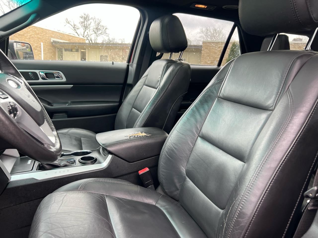 Ford Explorer 4dr 114" WB 4.6L XLT 2015