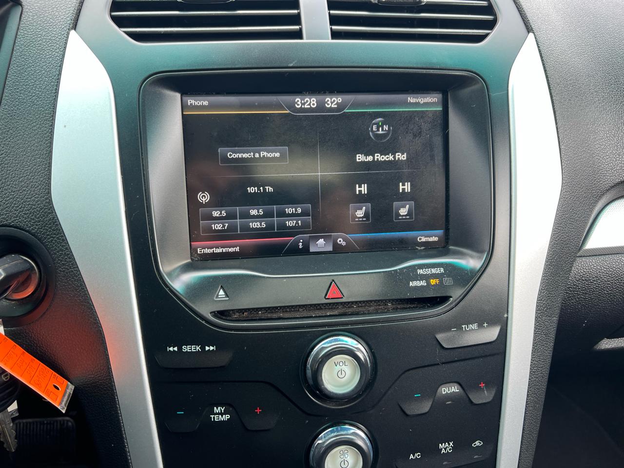 Ford Explorer 4dr 114" WB 4.6L XLT 2015