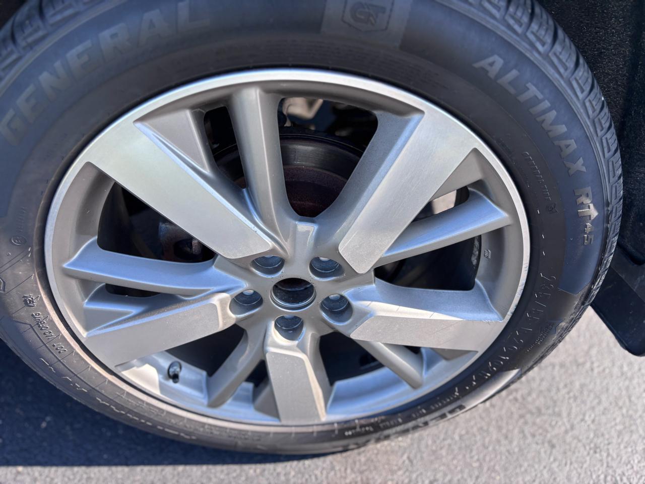 Nissan Pathfinder S 2WD 2016