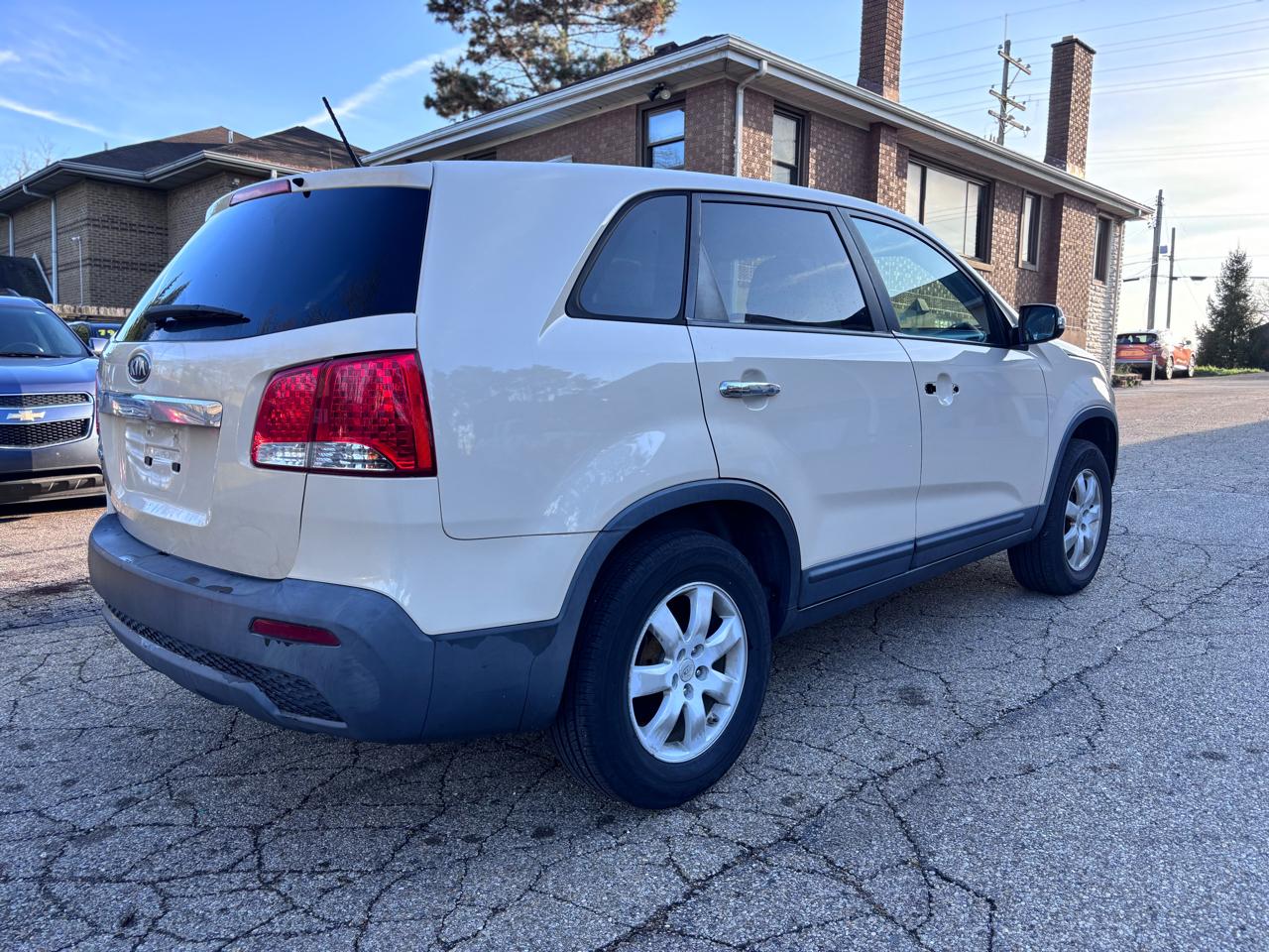 Kia Sorento LX 2WD 2011