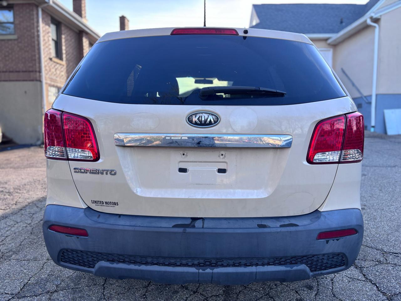 Kia Sorento LX 2WD 2011