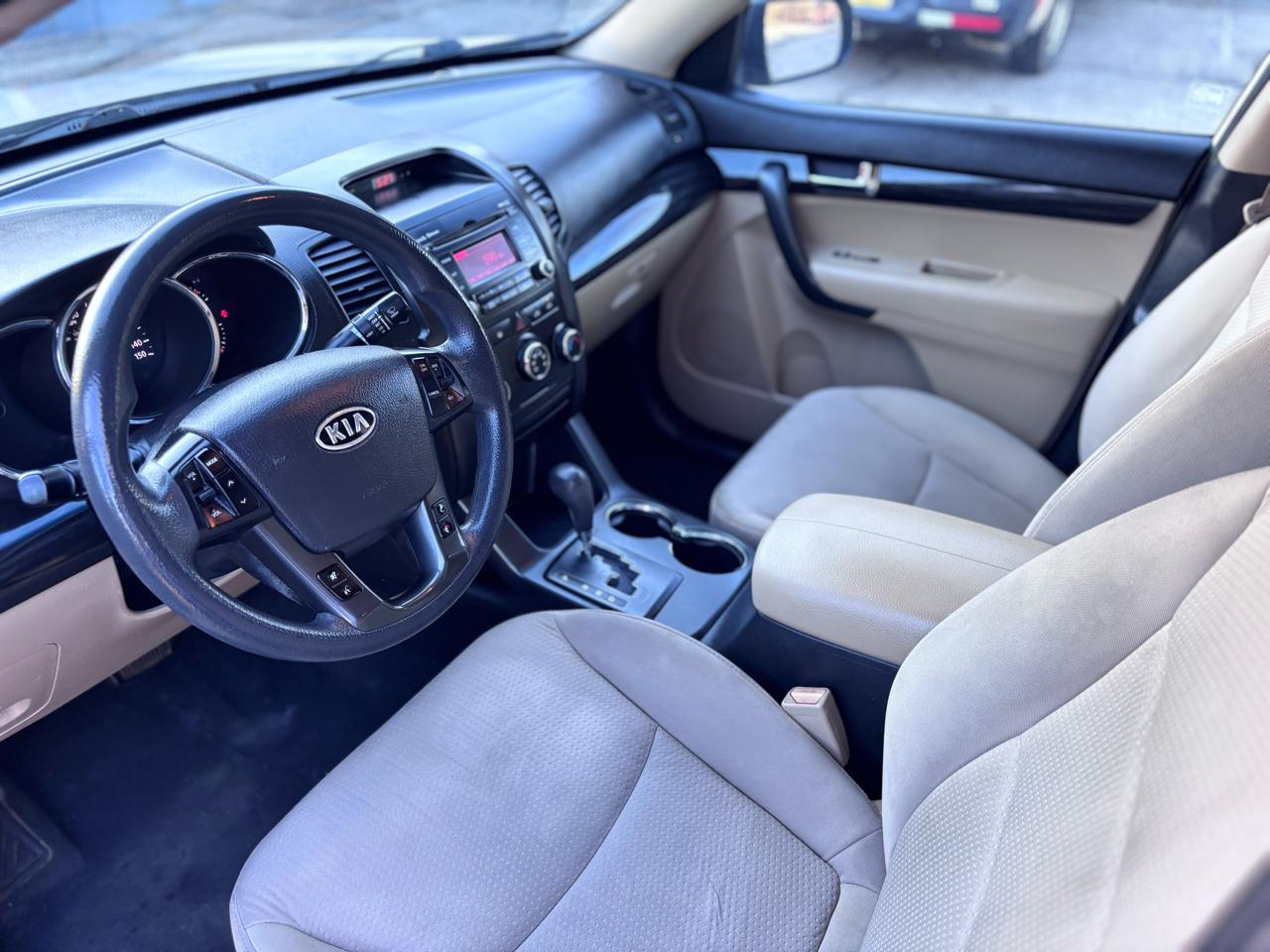 Kia Sorento LX 2WD 2011